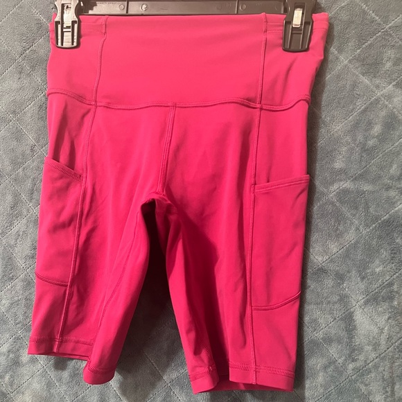 Women's Lululemon Fast and Free High Rise Shorts Size 4 8" Inseam - Picture 2 of 7